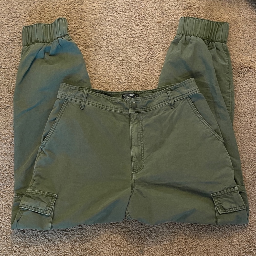 Abercrombie & Fitch Women's Olive Cargo Pants